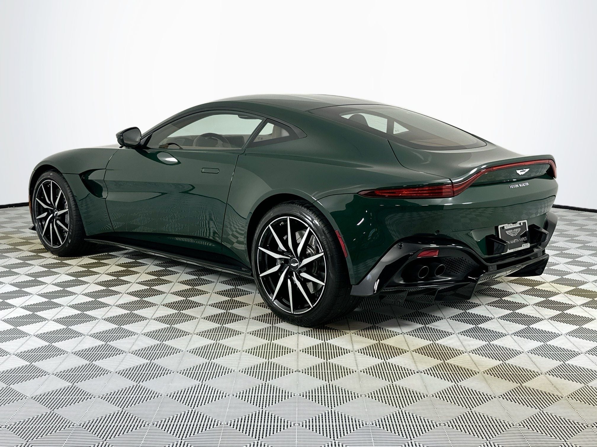 aston martin vantage 2020 SCFSMGAW7LGN03823 image aston martin vantage 2020 SCFSMGAW7LGN03823 image